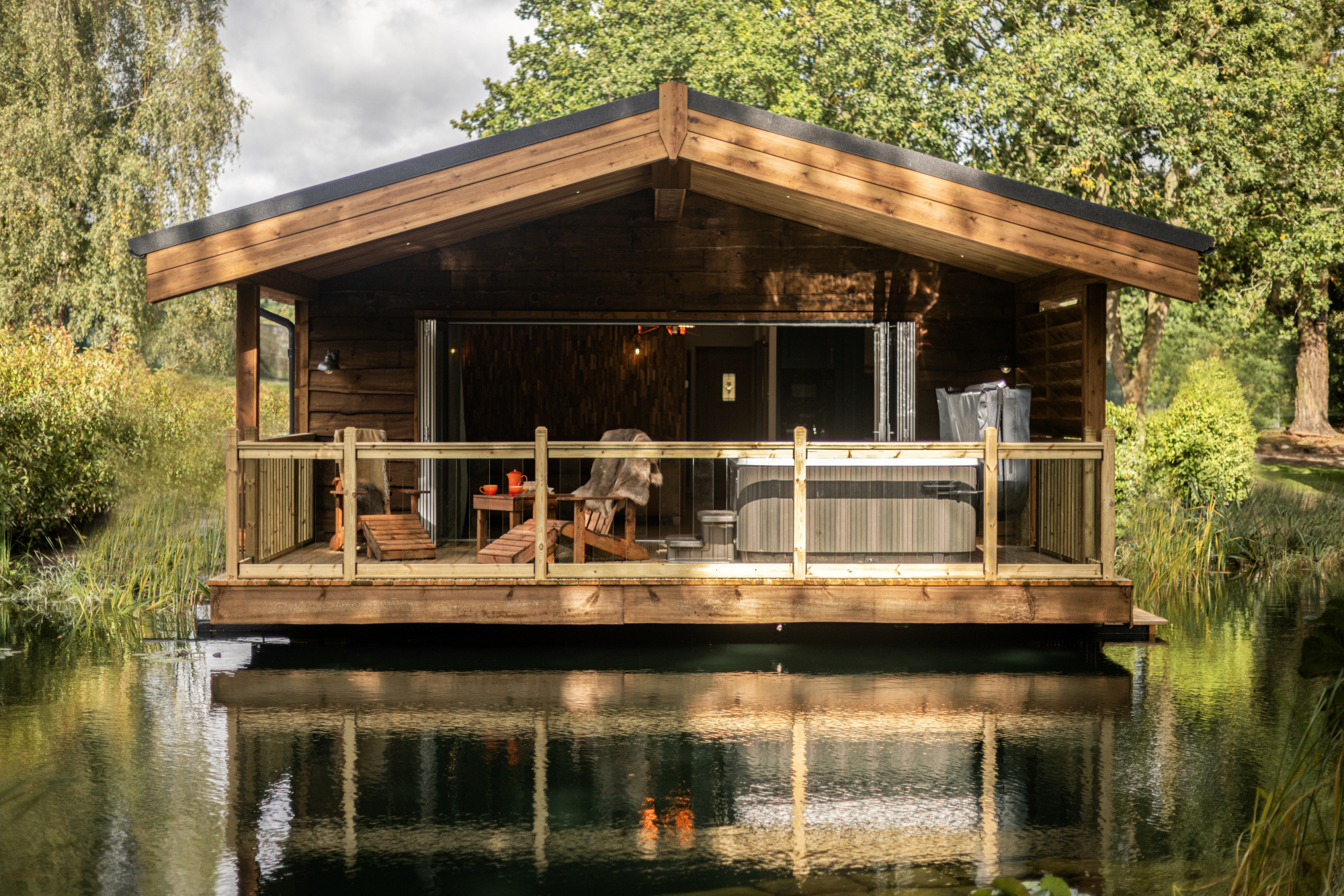 Lodge on a lake at Bainland Lodge Retreats.